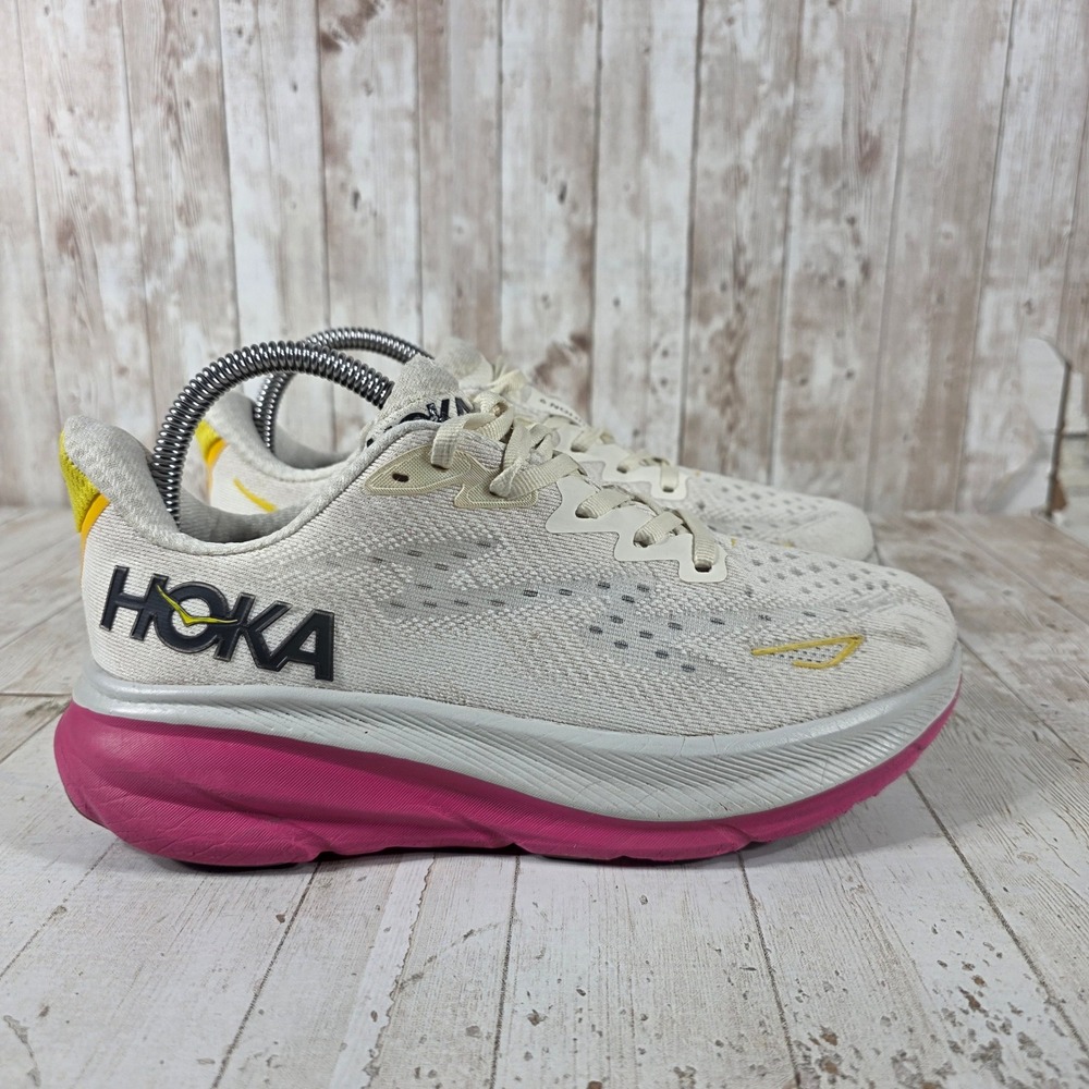 Hoka One One Clifton 9 Womens 7.5 Eggnog Pink Yarrow Running Shoes 1127896 EBDB